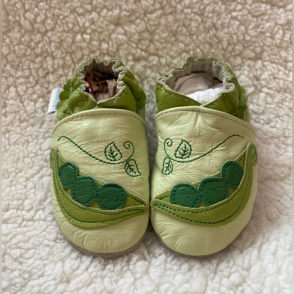 2/$20 | ROBEEZ | 0-6M | SOFT SOLE | LEATHER